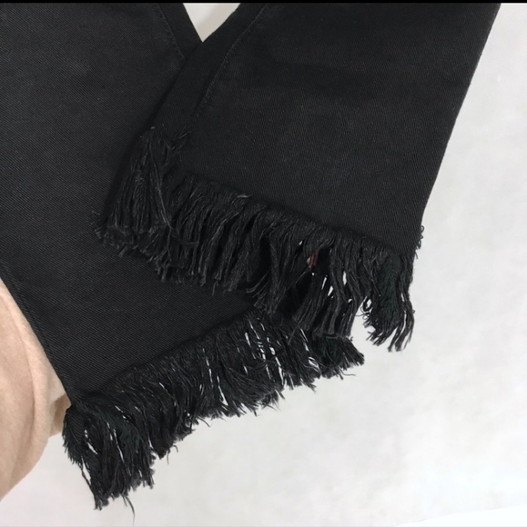 BLANK NYC Fray Hem Jeans - Picture 4 of 7